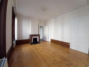 Appartement rénové en Location à Saint-etienne / 4 pièces 102m2