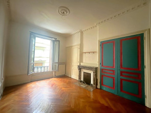 Appartement à rénover en Vente à Saint-etienne / 4 pièces 64m2