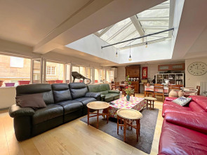 Appartement en Vente à Saint-etienne / 6 pièces 252m2