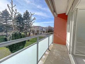 Appartement rénové en Vente à Saint-etienne / 6 pièces 129m2