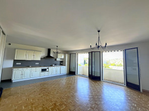 Appartement rénové en Vente à St-etienne / 3 pièces 86m2