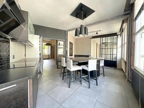 Maison en Vente à Saint-etienne / 6 pièces 290m2