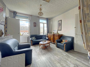 Appartement à rénover en Vente à Saint-etienne / 2 pièces 63m2