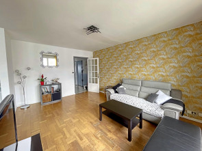 Appartement rénové en Vente à Saint-etienne / 5 pièces 92m2