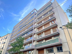 Appartement en Vente à Saint-etienne / 7 pièces 173m2